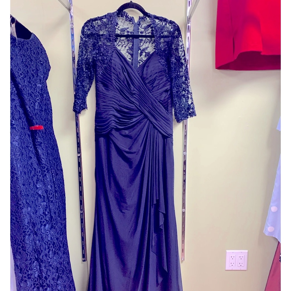 Montage by Mon Cheri, size 20, Dark Blue Mother or the bride / groom dress.
